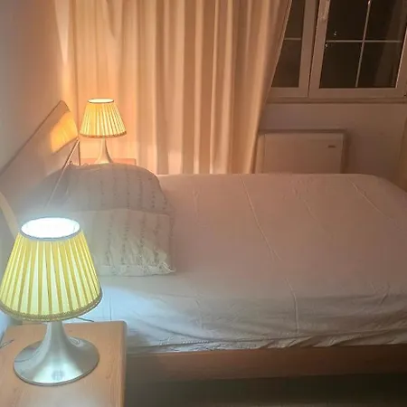 3 Bedrooms Location *